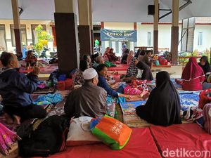 Detik-detik Menegangkan Warga Lolos dari Terjangan Lahar Dingin Semeru