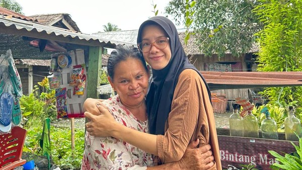 Anak Ini Cari Ibunya Cuma Modal Foto-Kembali Bertemu Setelah 27 Terpisah