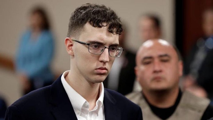 El Paso Walmart mass shooter Patrick Crusius, a 21-year-old male from Allen, Texas, accused of killing 22 and injuring 25, is arraigned, in El Paso, Texas, U.S. October 10, 2019. Mark Lambie/Pool via REUTERS/File Photo