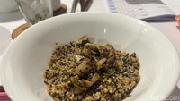Untuk karbohidratnya ada quinoa dengan jamur seperti ini. Cocok dipadukan dengan daging sapi. Foto: Detikcom / Atiqa Rana