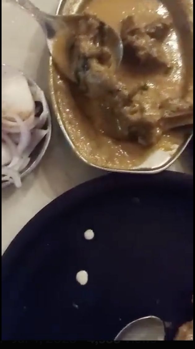 Pengunjung Protes Temukan Tikus Mati di Makanannya, Restoran Malah Bilang Begini