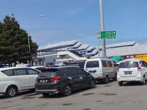 Pelabuhan Ketapang Batasi Penjualan Tiket Urai Kemacetan Panjang