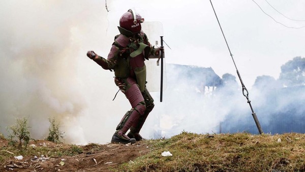 Polisi Anti Huru-hara Bubarkan Demo Kenaikan Pajak di Kenya