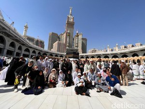 Jemaah Haji Maktour Jalani Tawaf Wada Sebelum ke Madinah