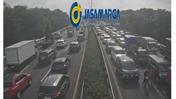 Screenshot CCTV Tol JORR Km 34+200 pada Sabtu (8/7/2023) pukul 14.58 WIB. (dok. Travoy)