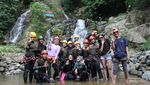 Sentul Punya Destinasi Shower Climbing, Awas Ketagihan!