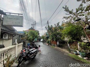 Pagi Ini Sebagian Kota Surabaya Dilanda Hujan