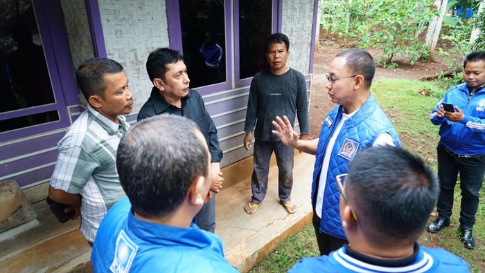 Anggota DPR RI Eddy Soeparno sambangi rumah TKW Ida