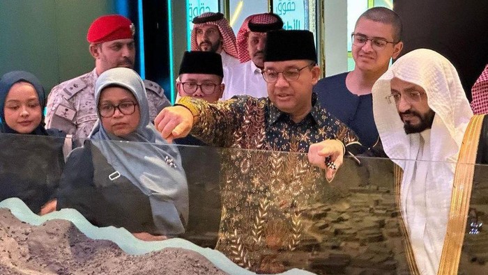 Anies saat berada di Museum Rasulullah di Madinah (dok Instagram Anies).