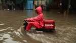 Banjir, Pertokoan di New Delhi Lumpuh