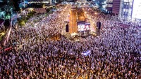 Demonstrasi anti-pemerintah terbesar dalam beberapa minggu kembali mengguncang Kota Tel Aviv, pusat bisnis Israel, pada Sabtu (8/7) untuk menolak upaya baru menggolkan perombakan sistem peradilan oleh koalisi ekstrem kanan Perdana Menteri Benjamin Netanyahu. 
