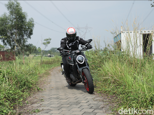 Irit Mana, Harian Pakai Moge atau LCGC?