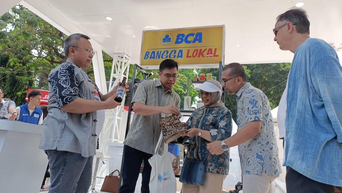 BCA mendukung penuh Festival Bangga Buatan Indonesia (FBBI) - Sebagai bentuk nyata dalam mendukung perkembangan UMKM dan Gerakan Nasional Bangga Buatan Indonesia, Minggu (9/7/2023).