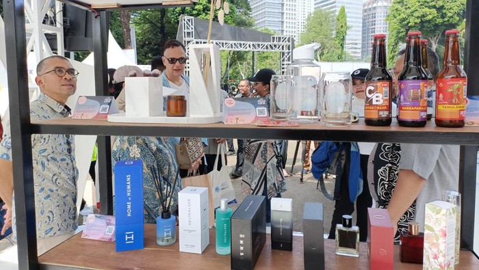 Geliat UMKM di Festival Bangga Buatan Indonesia BCA mendukung penuh Festival Bangga Buatan Indonesia (FBBI) - Sebagai bentuk nyata dalam mendukung perkembangan UMKM dan Gerakan Nasional Bangga Buatan Indonesia, Minggu (9/7/2023).