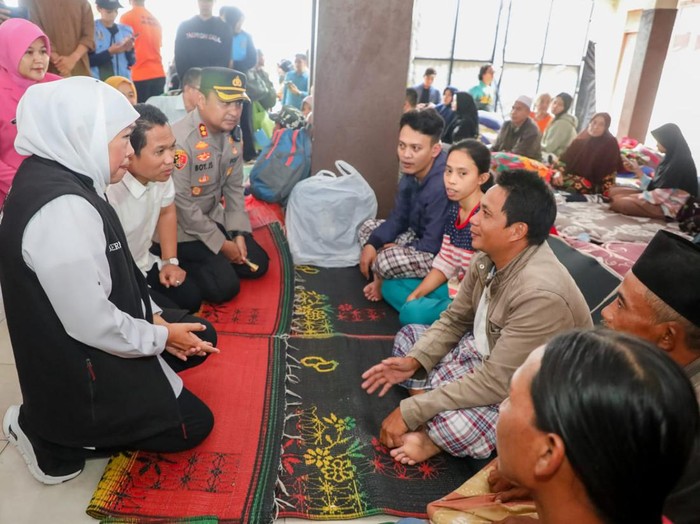 Gubernur Khofifah pantau Layanan Psikososial-Dapur Umum Layani Kebutuhan Pengungsi