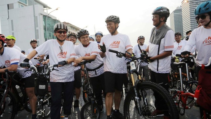 KAI-TransJakarta Kampanyekan Hidup Sehat PT KAI dan TransJakarta gelar kampanye hidup sehat. Mereka juga mengajak masyarakat untuk menggunakan transportasi publik untuk Jakarta Bebas Polusi.