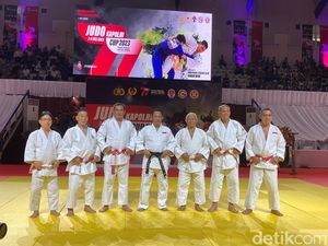 Kapolri Sabet Sabuk Hitam Judo, Disematkan oleh Letjen Maruli Simanjuntak