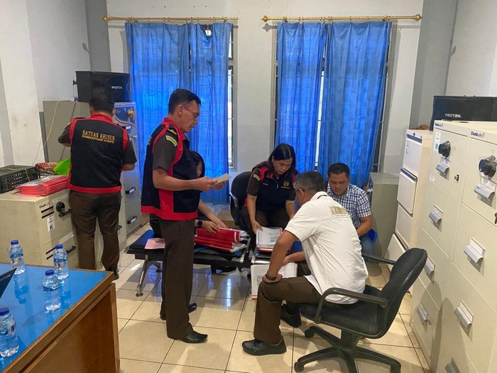 Kejari Sibolga menggeledah bank milik BUMN terkait duggan korupsi