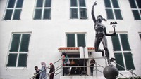 Warga berwisata di Museum Fatahillah dan kawasan Kota Tua, Jakarta, Sabtu (8/7/2023). 