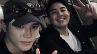 Tak hanya makan nasi Padang, Youtuber Indonesia itu juga sempat nongkrong bareng Taeyong di salah satu kafe di Jakarta. Keren ya. Foto: Instagram @jeromepolin