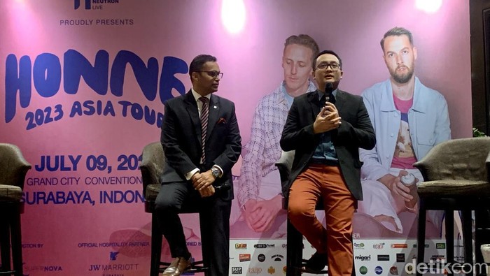 Konser Honne Surabaya