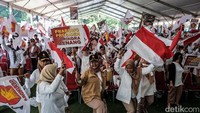 Ada sekitar 10 ribu kader Gerindra Tangerang Raya yang menyaksikan pidato Prabowo. 