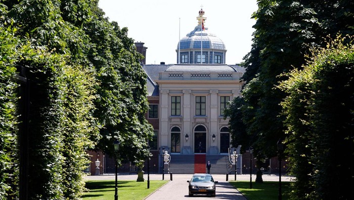 Dutch Prime Minister Mark Rutte leaves the Huis ten Bosch Palace, in The Hague, Netherlands July 8, 2023. REUTERS/Piroschka van de Wouw