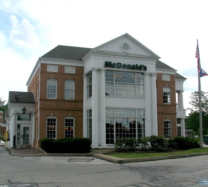 10 Gerai McDonald's dengan Desain Unik, Ada yang Mirip Happy Meal!