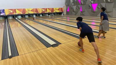 Melihat Keseruan Fun Bowling Competition