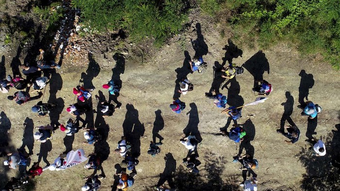 Aerial view of the participants in the 