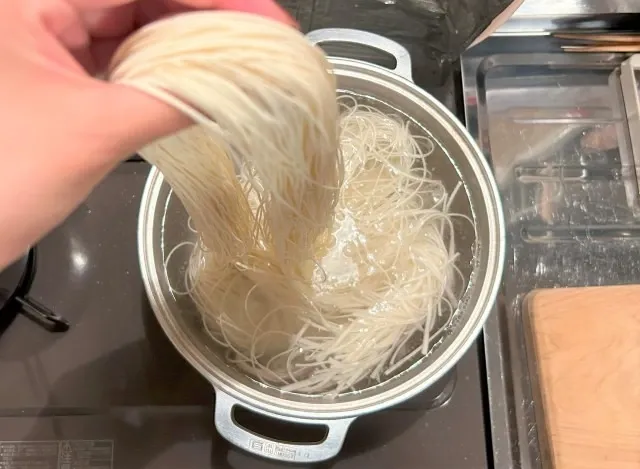 Mie sepanjang 3,6 meter di Jepang