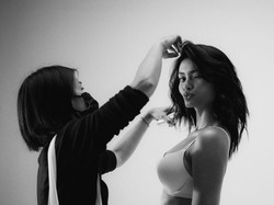 7 Potret Wanita Melayu-Muslim Pertama Jadi Model Lingerie Victorias Secret