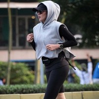 Olla Ramlan diketahui intens olahraga lari dalam tiga bulan terakhir. Dia juga menjaga pola makan dengan mengurangi konsumsi karbohidrat. Foto: Instagram/@ollaramlan