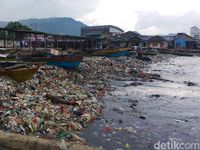 Menanti Sentuhan Pandawara Di Pantai Sukaraja Yang Penuh Sampah!