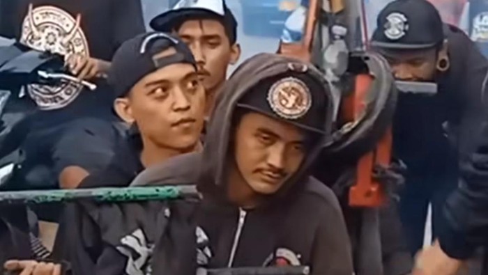 Polisi mengamankan sejumlah anak jalanan diduga memalak pemotor di Cileungsi, Bogor.
