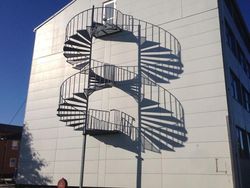 Potret Bayangan yang Bikin Mata Gagal Fokus