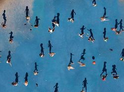 Potret Bayangan yang Bikin Mata Gagal Fokus