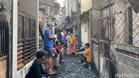 Ada dua orang terluka akibat kebakaran itu. Keduanya merupakan petugas Penyedia Jasa Lainnya Perorangan (Devi Puspitasari/detikcom)