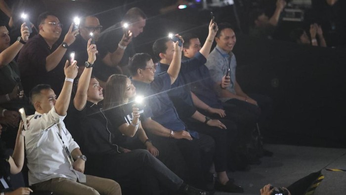 Prabowo nonton konser Ari Lasso.