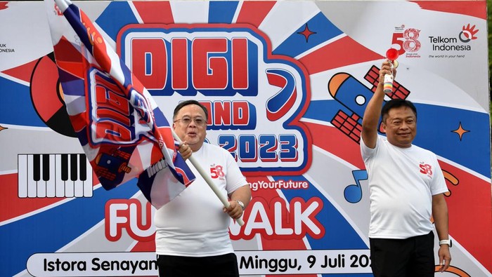 Ribuan Peserta Meriahkan Fun Walk Digiland 2023 Ribuan peserta mengikuti Fun Walk Digiland 2023 dengan menempuh jarak 5,2 Km yang dimulai dari Parkir Timur Senayan, Jakarta, Minggu (9/7/2023).