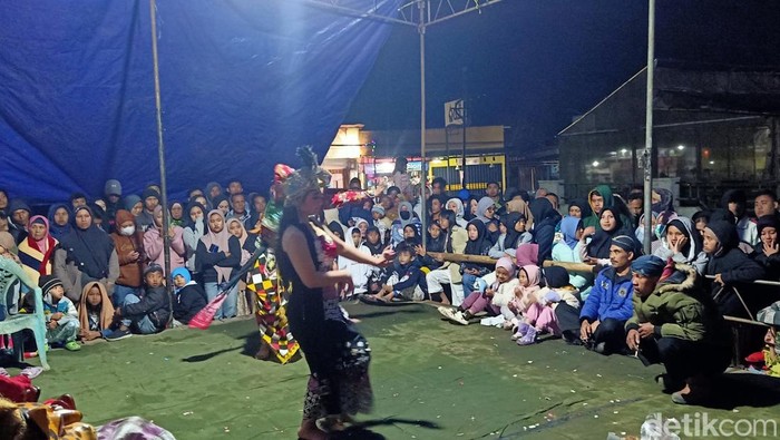Ruwatan anak gimbal di Banjarnegara, Dieng, Minggu (9/7/2023).