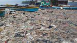 Potret Pantai Sukaraja yang Disebut Terkotor Kedua di Indonesia