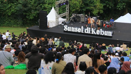 Suasana Sunset di Kebun di Surya Nirwana Kebun Raya Bali, Minggu (9/7/2023). (chairul amri simabur/detikBali)