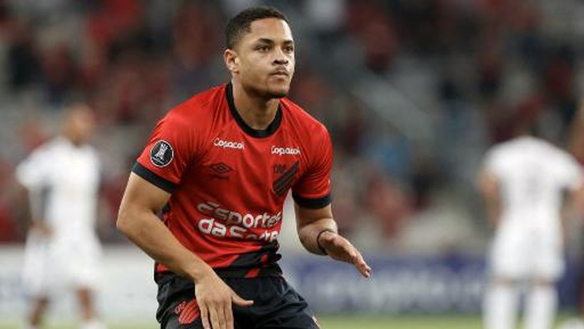 Vitor Roque akan merapat ke Barcelona. (Foto: albari rosa / AFP)