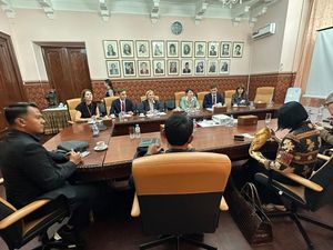 Wabup Garut ke Rusia, Tawarkan Wisata hingga Jaket Kulit