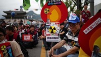 Selain itu, dia juga menuduh pemerintah Korea Selatan tetap diam, meskipun mayoritas warga Korea Selatan menentang pelepasan air limbah nuklir Fukushima. Sebuah survei yang dilakukan menunjukkan bahwa 84 persen warga Korea Selatan menentang rencana Jepang itu, pada bulan lalu. Menurut survei tersebut, sekitar 7 dari 10 orang mengatakan mereka akan mengkonsumsi lebih sedikit makanan laut jika air limbah nuklir dilepaskan.  