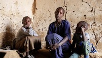 Menurut perkiraan Badan Koordinasi Urusan Kemanusiaan Perserikatan Bangsa-Bangsa (OCHA), sekitar 20 juta orang atau sekitar 16 persen dari total penduduk Ethiopia, sangat bergantung pada bantuan pangan akibat konflik dan kekeringan parah di Tanduk Afrika, yang juga menyebabkan 4,6 juta orang menjadi pengungsi di seluruh negara.  