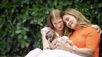 Sang bayi tentu sudah makmur dari lahir mengingat Bill Gates adalah salah satu orang terkaya di dunia. Ayahnya juga atlet berkuda papan atas. Kekayaan terakhir Bill Gates menurut Forbes adalah USD 118 miliar. Foto: Instagram