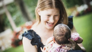 Menyambut kelahiran sang cucu, Bill Gates membelikan Jennifer rumah mewah di Manhattan, New York. Rumah itu senilai USD 51 juta atau di kisaran Rp 770 miliar.Dikutip detikINET dari New York Post, penthouse dengan 6 kamar tidur mewah itu dibeli bulan lalu oleh entitas yang berhubungan dengan sang pendiri Microsoft. Dulu, pemiliknya adalah Lewis Hamilton, legenda Formula 1. Foto: Instagram