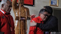 Selain itu Hasto juga menyatakan bahwa seluruh kader partai termasuk Effendi memberikam dukungan hanya kepada bakal calon presiden (bacapres) yang diusung PDIP yakni Ganjar Pranowo.  